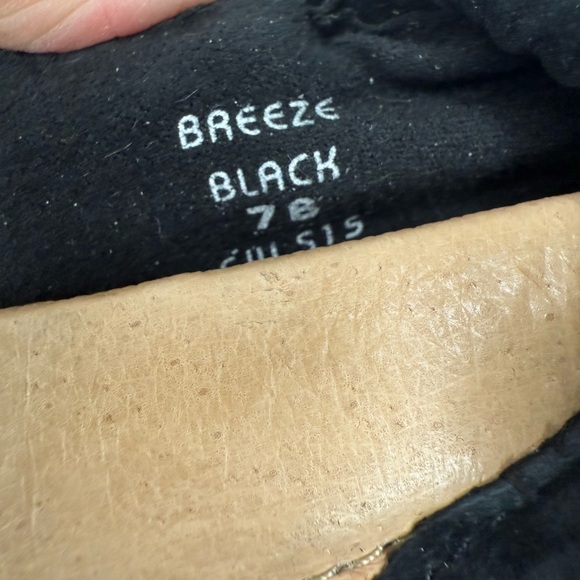 Earth Breeze Women’s Slip on Black Suede Ballet Flats SZ 7B - Picture 12 of 12